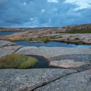 Evening atmosphere, rocky coast near Smoegen