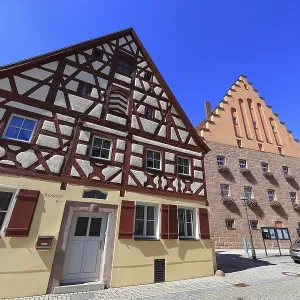 Fachwerkhauser und Rathausplatz
