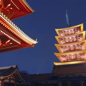 Famous Tokyo landmark, Asakusa Temple by night