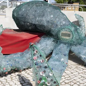 Figure of an octopus, filled with PET bottles