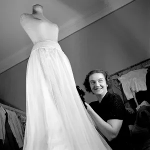 Finishing the Fashionable Evening Dress Print 1948