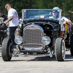 FINOWFURT, GERMANY - JUNE 28, 2024: A custom hot rod (Ford) on the starting line FINOWFURT, GERMANY - JUNE 28, 2024: A custom hot rod (Ford) on the starting line