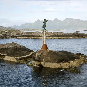 Fisherman's wife statue at harbour entrance Fisherman's wife statue at harbour entrance
