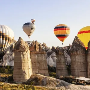 Flying balloons over unbelievable Love valley