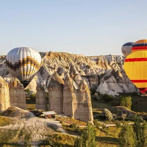 Flying balloons over unbelievable Love valley