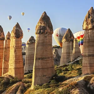 Flying balloons over unbelievable Love valley