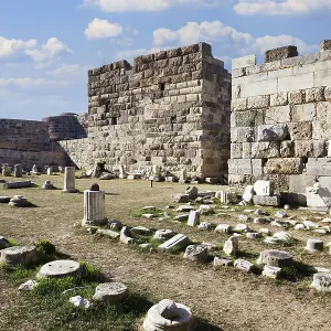Fragments of columns in the courtyard