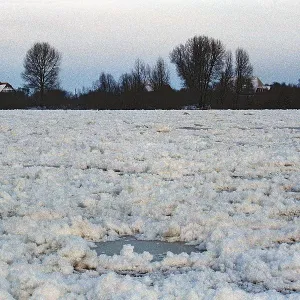 Frozen Elbe, Bleckede, Lower Saxony