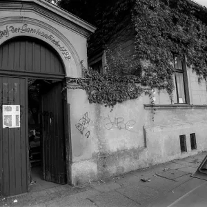 Germany, Berlin, 30.09.1992, entrance to the garrison cemetery