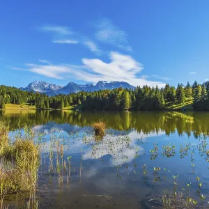Geroldsee, behind it the Karwendel mountains Geroldsee, behind it the Karwendel mountains
