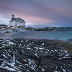 Gimsoykirke, Gimsoy church at dusk