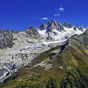 Glacier du Tour behind Aiguilles du Tour