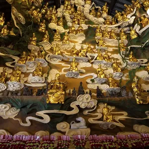 Many golden Buddha statues, House of Prayer Many golden Buddha statues, House of Prayer