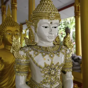 Golden Buddha in Wat Saphan temple Golden Buddha in Wat Saphan temple