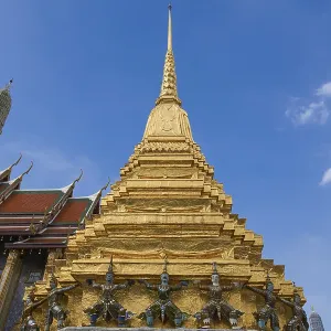 Golden Chedi at Wat Phra Kaew, Grand Palace Golden Chedi at Wat Phra Kaew, Grand Palace