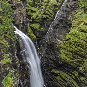 Gorzifossen waterfall, Gorsa bridge Gorzifossen waterfall, Gorsa bridge