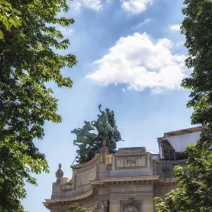 Grand Palais in main facade statue on top of rooftiles