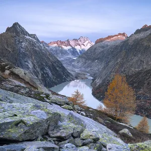 Grimsel lake with peaks of the Bernese Oberland