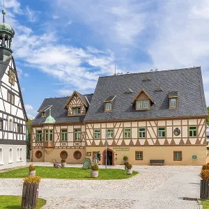 Half-timbered house historische Huttenschanke and Richters House