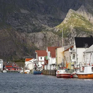 Henningsvaer, Vagan, Austvagoy