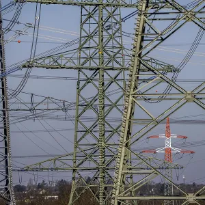 High-voltage pylons, lines at the Dortmund-Kruckel substation