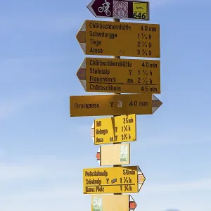 Hiking trail sign at Latschuelfurgga Hiking trail sign at Latschuelfurgga