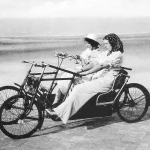 Historic photo, beach vehicle, ca. 1910 Historic photo, beach vehicle, ca. 1910