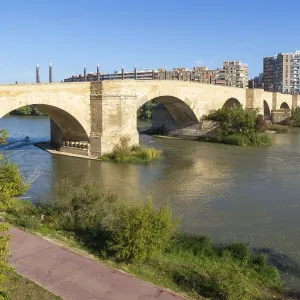 Historic the Stone Bridge, Puente de Piedra Historic the Stone Bridge, Puente de Piedra