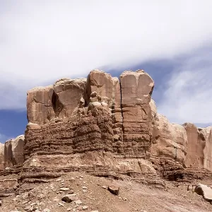 Hoodoo rock formations at utah national park mountains