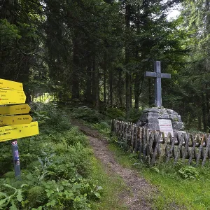 Hunter's monument on the path from Eibleck to Spielberg Hunter's monument on the path from Eibleck to Spielberg