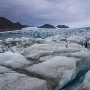 Ice field of huge glacier in Hornsund