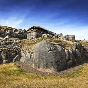 Fortaleza Inca en un día soleado