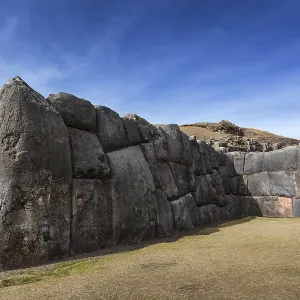 Fortaleza Inca en un día soleado