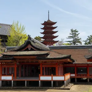 Itsukushima Shrine and Toyokuni Shrine Itsukushima Shrine and Toyokuni Shrine