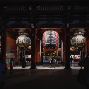 Kaminarimon with its giant red lantern at Night - Asakusa's Thunder Gate at Senso-ji Kannon Temple - Tokyo Kaminarimon with its giant red lantern at Night - Asakusa's Thunder Gate at Senso-ji Kannon Temple - Tokyo