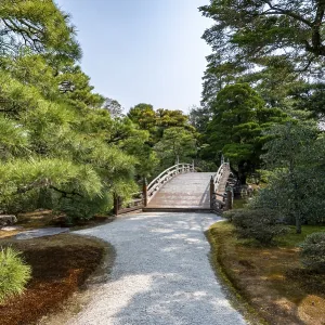 Keyaki Zelkova Bridge in Oikeniwa Garden