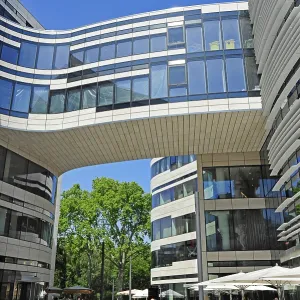 Ko-Bogen, modern architecture in urban renewal project