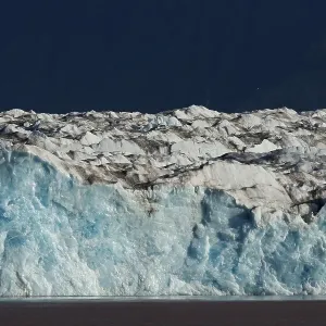 Kongsbreen Glacier, Kongsfjorden Kongsbreen Glacier, Kongsfjorden