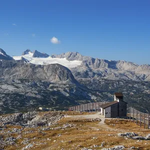 Krippenstein Chapel with a view of the Hoher Dachstein