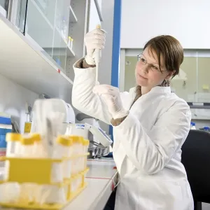 Laboratory assistant at the Robert Koch Institute