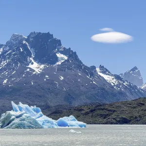 Lago Grey, iceberg, Torres del Paine National Park