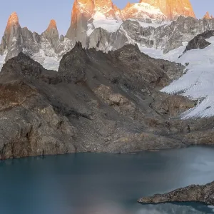 Laguna de los Tres, sunrise, alpine glow