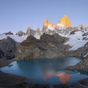 Laguna de los Tres, sunrise, alpine glow