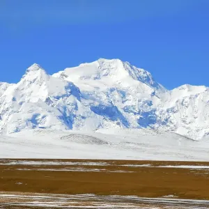 Landscape, mountains, ice-capped summit Shisha Pangma
