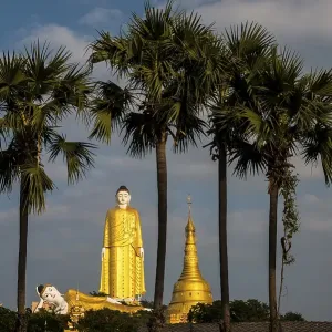Lay Kyun Sakkya, standing Buddha Lay Kyun Sakkya, standing Buddha