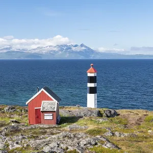 Lyngstuva Lighthouse, Lyngen, Lyngenfjord Lyngstuva Lighthouse, Lyngen, Lyngenfjord