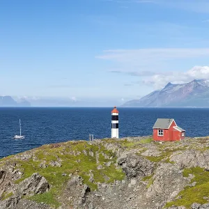 Lyngstuva Lighthouse, Lyngen, Lyngenfjord Lyngstuva Lighthouse, Lyngen, Lyngenfjord