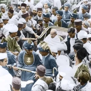 Mahatma Gandhi en un rickshaw tirado a mano se reunió con el Viceroy británico, Shimla, India, Asia, 27 de septiembre de 1940. Mahatma Gandhi en un rickshaw tirado a mano se reunió con el Viceroy británico, Shimla, India, Asia, 27 de septiembre de 1940.