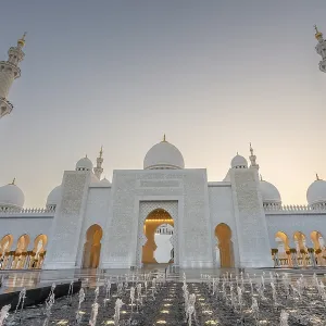The majestic Sheikh Zayed Grand Mosque in Abu Dhabi