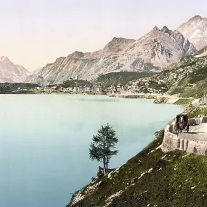 Maloja, Dorf am Malojapass zwischen dem Oberengadin und dem Bergell im Kanton Graubuenden